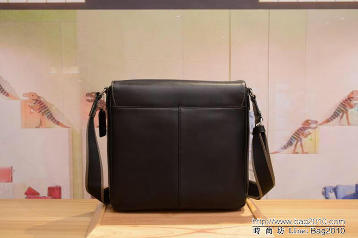 COACH蔻馳 頭層純牛皮 單肩斜挎男包 70555  Chz1557